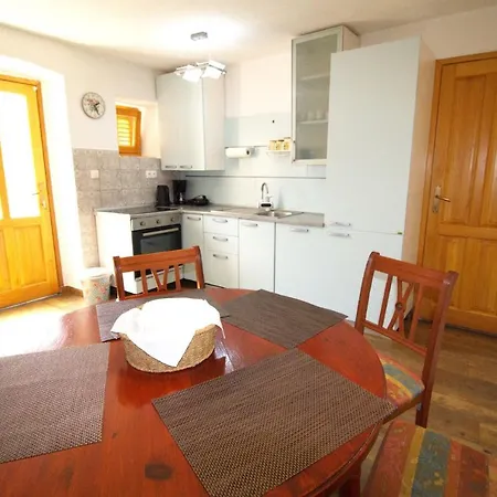 Vikendica Authentic Stone House With An Outdoor Living Jezera