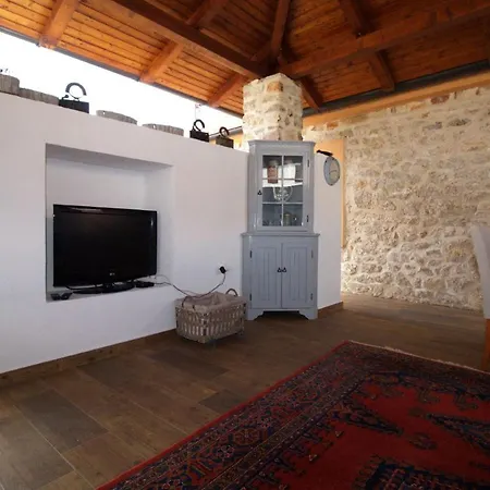 Authentic Stone House With An Outdoor Living Vikendica Jezera