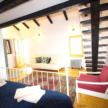 Vikendica Authentic Stone House With An Outdoor Living Jezera