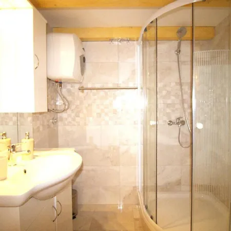 Authentic Stone House With An Outdoor Living Jezera