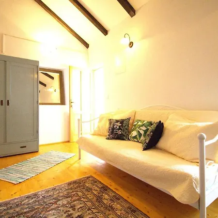 Authentic Stone House With An Outdoor Living Vikendica Jezera